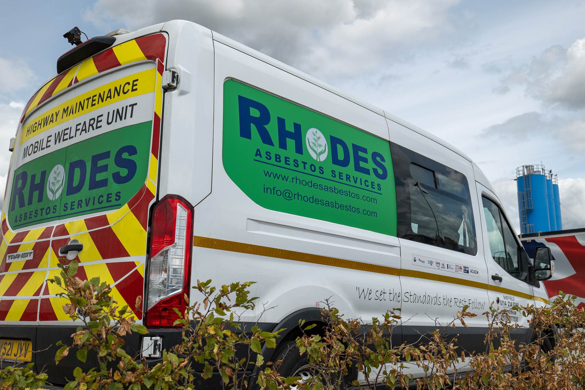 Rhodes Asbestos Services mobile welfare unit ready for UK-wide asbestos work